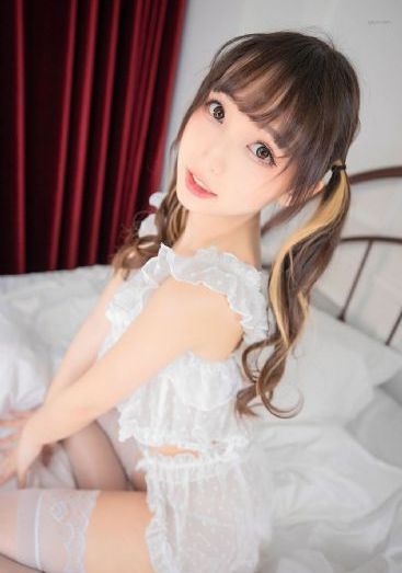 在厨房里征服美艳老师视频