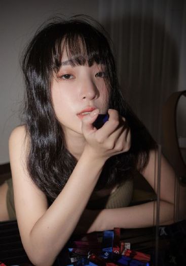 天降女子从2楼掉了下来樱花未增